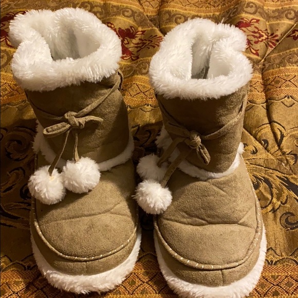 Fur lined bootie slippers - Picture 1 of 8
